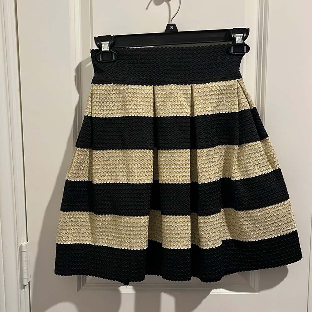 Gold and black pleated skirt